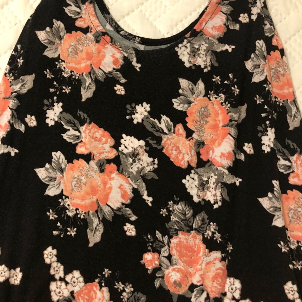 Floral Tank - Picture 3 of 3